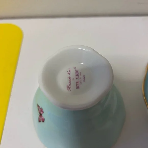 Royal Albert by Miranda Kerr ‘Devotion’  Pink  Floral Tea Up a Saucer - Picture 7 of 7